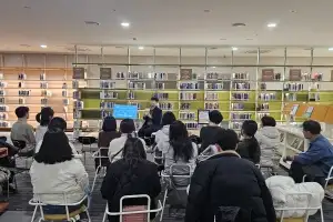 개관 두 달 경기도서관, 27만 명 찾은 ‘핫 플레이스’ 됐다