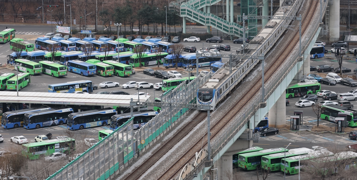 파업 하루 앞둔 서울 시내버스 차고지