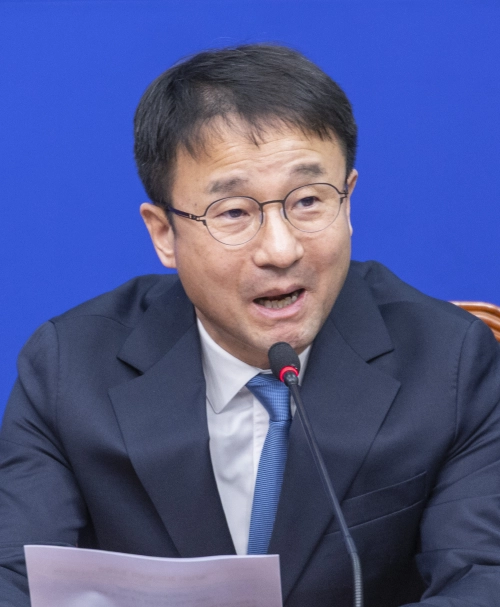 더불어민주당 한병도 원내대표가 12일 국회에서 열린 최고위원회의에서 발언하고 있다. 연합뉴스