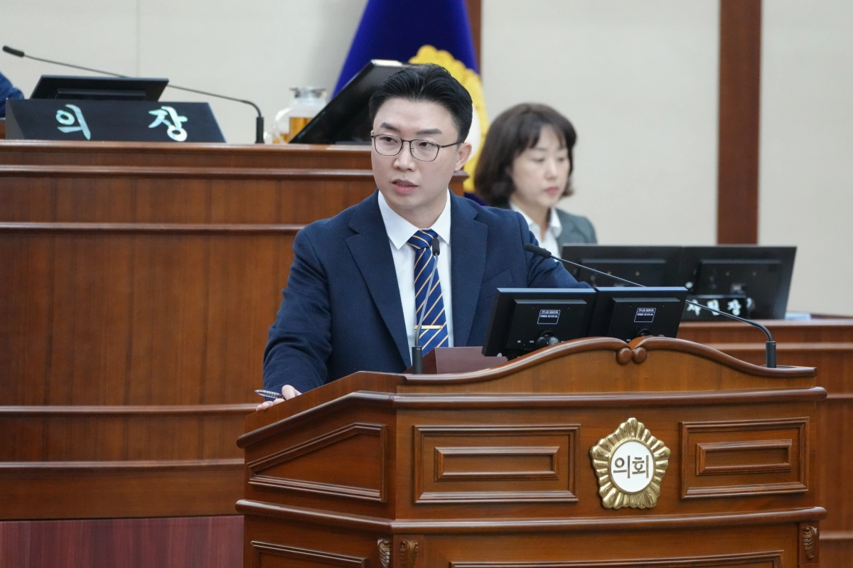 양기열 은평구의원이 2025년 한 해 동안 ‘매니페스토 약속대상’, ‘대한민국의정봉사상’, ‘지방자치 의정대상’, ‘서울시의회 의장 표창’ 등  4개의 주요 의정상을 받아 ‘의정 4관왕’을 달성했다. 사진: 양기열 의원 제공.