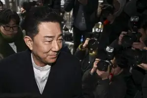 thumbnail - 김병기 자택 등 전격 압수수색…경찰, 강제수사 착수 thumbnail - 김병기 자택 등 전격 압수수색…경찰, 강제수사 착수