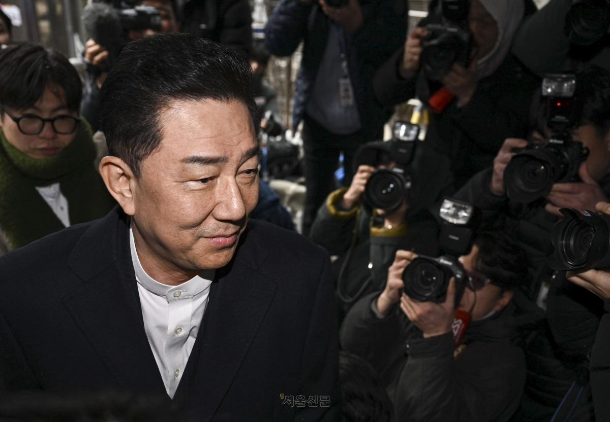 김병기 전 더불어민주당 원내대표가 12일 서울 여의도 더불어민주당 중앙당사에서 열린 윤리위원회에 출석하고 있다. 2026.1.12 이지훈 기자