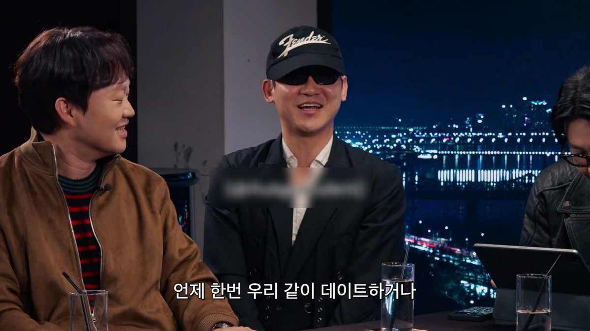 유튜브 채널 ‘피식대학’을 운영하는 개그맨 김민수가 ‘흑백요리사2’에 출연한 ‘아기맹수’ 김시현 셰프를 향해 부적절한 발언을 해 논란이다. 사진 일부 모자이크 처리함. 유튜브 채널 ‘피식대학’ 캡처