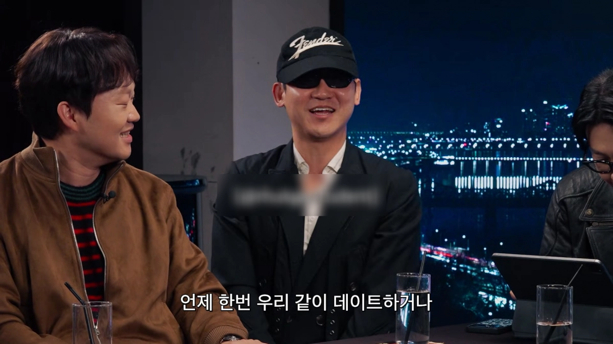 유튜브 채널 ‘피식대학’을 운영하는 개그맨 김민수가 ‘흑백요리사2’에 출연한 ‘아기맹수’ 김시현 셰프를 향해 부적절한 발언을 해 논란이다. 사진 일부 모자이크 처리함. 유튜브 채널 ‘피식대학’ 캡처