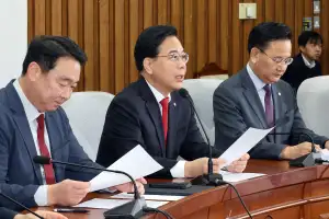 野 “李대통령, 한가한 오찬 말고 특검연장법 철회부터”