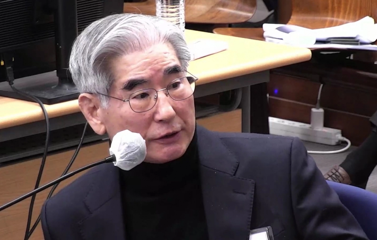 尹 내란재판 나온 김용현 “상징적 계엄”…법정서 또 尹옹호