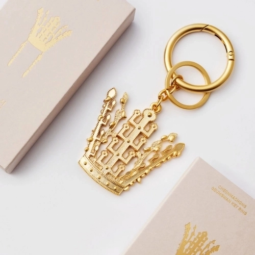 지난해 경주 아시아태평양경제협력체(APEC) 정상회의 개최를 기념해 선보인 천마총 금관 재현 키링.  국립박물관문화재단 제공