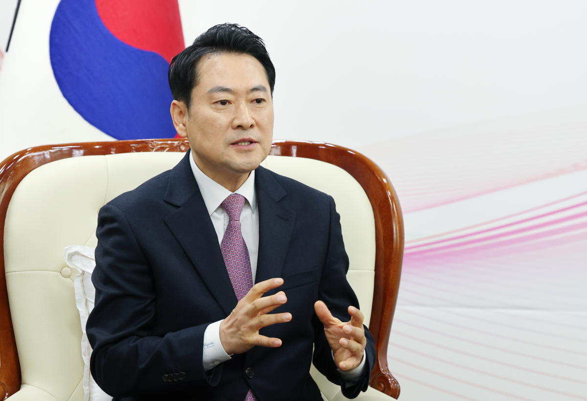 장동혁 국민의힘 대표가 14일 오전 대전시청에서 이장우 시장과 대전충남 행정통합 관련 정책협의에서 발언하고 있다. 대전 뉴스1