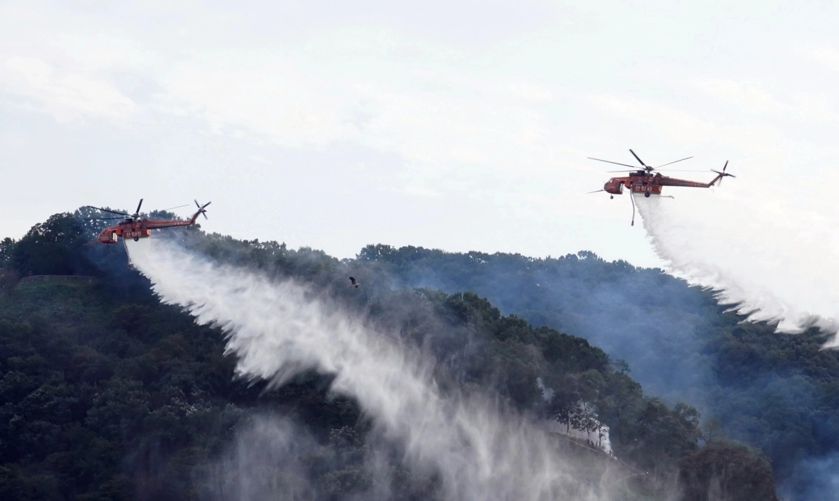 산불 진화 헬기 훈련(기사와 관련 없음). 서울신문 DB.