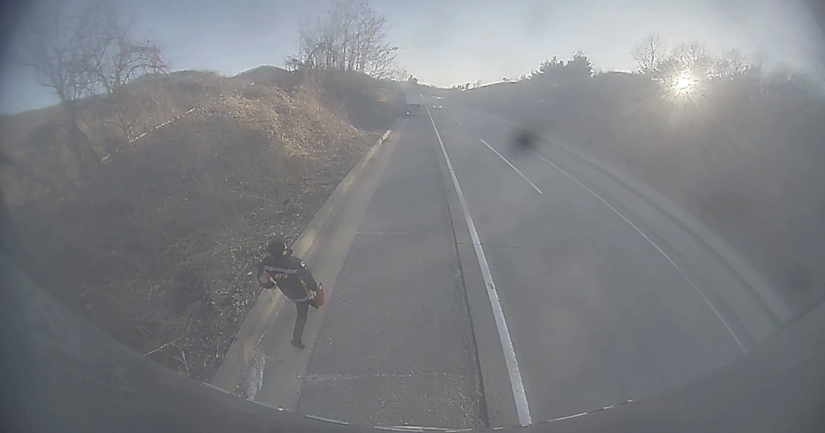 고속도로 트럭 화재. 경북소방본부 제공