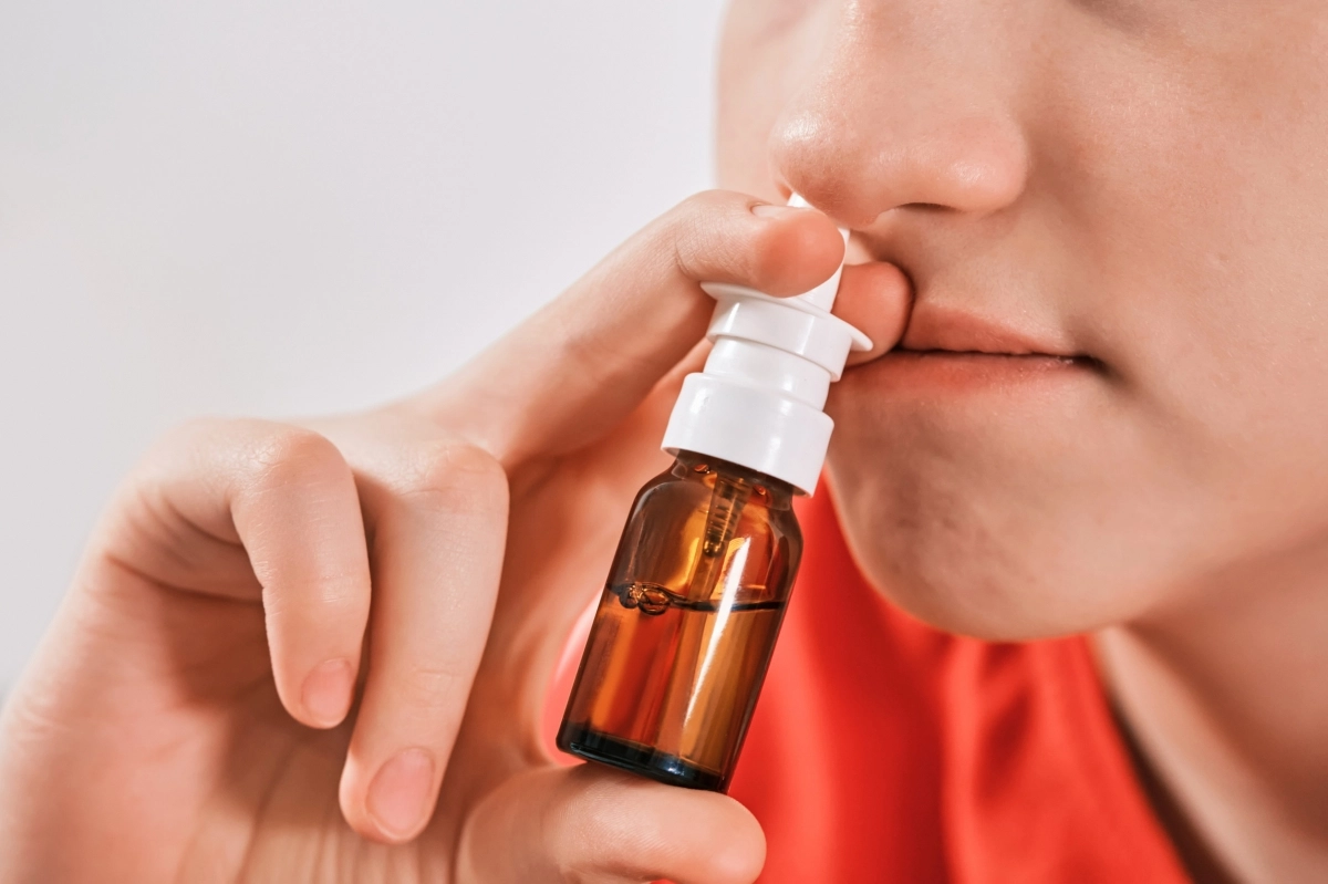 코막힘 완화 스프레이 자료 이미지. 123rf