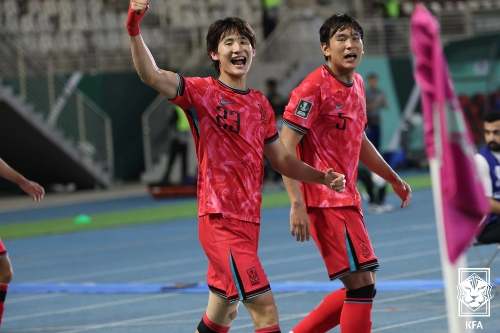 18일 사우디아라비아 제다의 킹 압둘라 스포츠 시티 홀 스타디움에서 열린 2026 아시아축구연맹(AFC) U-23 아시안컵 8강전에서 헤더 결승골을 넣은 신민하가 환호하고 있다. 대한축구협회 제공