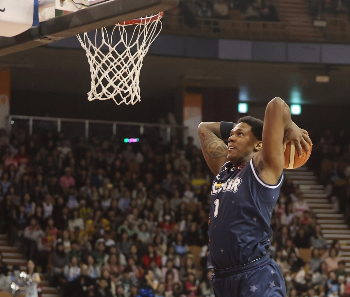 네이던 나이트가 18일 서울 잠실실내체육관에서 열린 2025~26 프로농구 올스타전에서 덩크슛을 하고 있다. 2026.1.18 연합뉴스