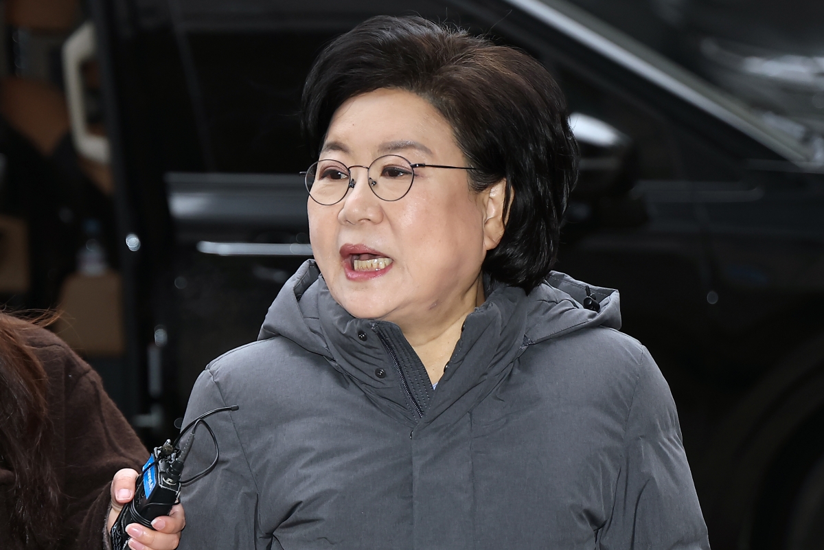 이혜훈 기획예산처 장관 후보자가 16일 서울 중구 예금보험공사에 마련된 인사청문회 준비 사무실로 출근하며 취재진 질문에 답하고 있다. 2026.1.16. 연합뉴스