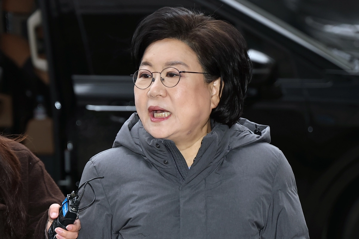 이혜훈 기획예산처 장관 후보자가 16일 서울 중구 예금보험공사에 마련된 인사청문회 준비 사무실로 출근하며 취재진 질문에 답하고 있다. 2026.1.16. 연합뉴스