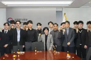 “성평등부인데 왜 남직원만?” 발끈한 여초 여론… 원민경 해명 보니