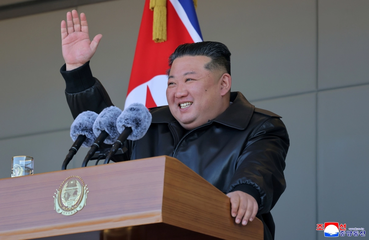 김정은, 신의주온실종합농장 건설장 시찰