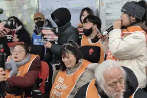 출근길 멈춘 1000번의 외침…지하철 ‘이동권 평등’ 호소하는 전장연