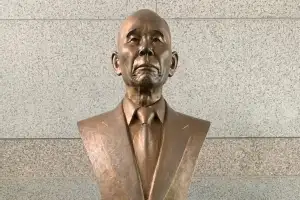 ‘홍종수 선생 애향심’ 뒤늦게 되살리는 군위