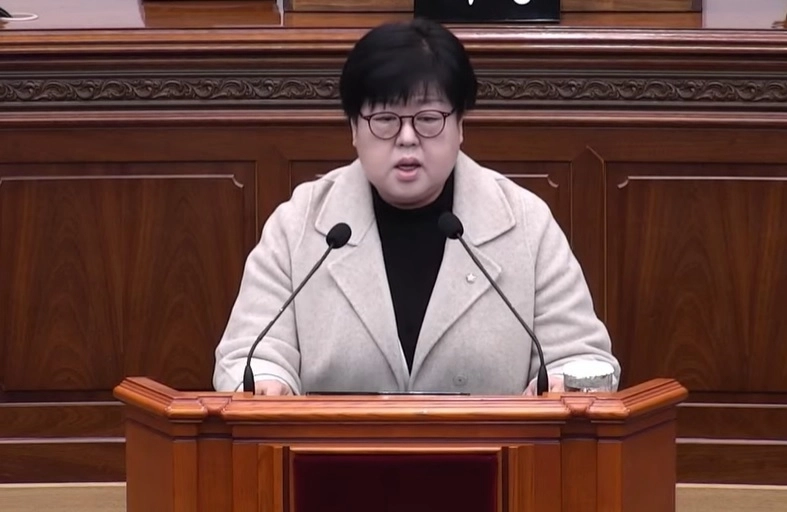 5분 자유발언 중인 김미나 창원시의원. 2026.1.20. 창원시의회 본회의 생방송 화면 갈무리
