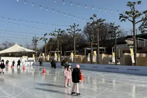 반얀트리 아이스링크에서 겨울 즐긴 서울 중구 어린이들