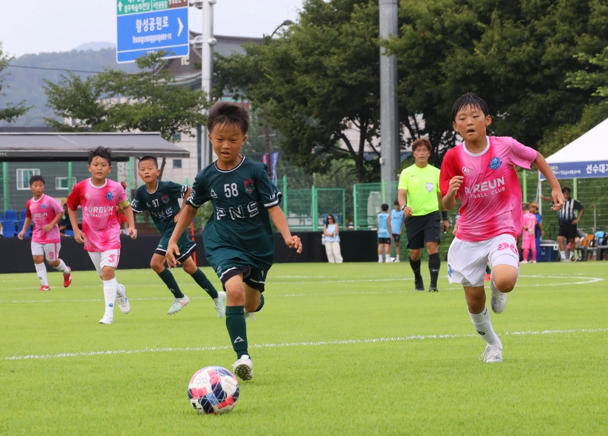 경북 경주시 알천구장에서 열린 유소년 축구 경기. 경주시 제공
