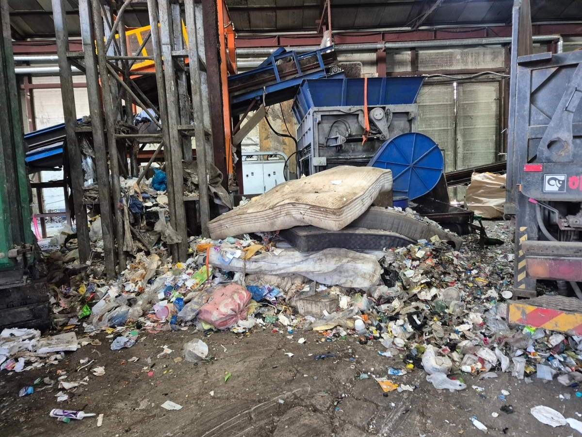 충남도가 도권 쓰레기가 유입되고 있다는 동향을 파악하고, 시군과 합동 점검반을 편성해 현장 점검을 진행했다. 도 제공