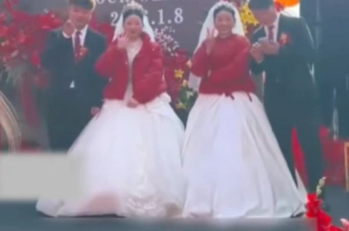 중국에서 쌍둥이 형제와 쌍둥이 자매가 결혼식을 올려 화제가 된 가운데, 양가 삼촌들마저 모두 쌍둥이인 것으로 알려져 눈길을 끌고 있다. 더우인