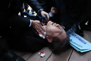 李대통령 가덕도 피습사건 ‘공식테러’ 지정…“진상규명 실시”