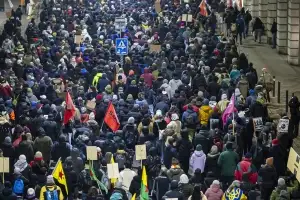 다보스포럼 주제는 ‘대화의 정신’… 시위대 “우리와도 대화하라”