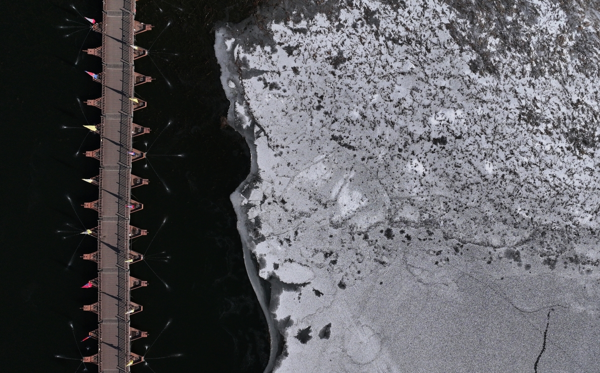 올겨울 최강 한파에 남한강도 ‘얼음’… 주말 지나야 ‘땡’