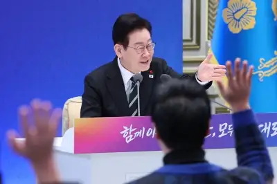 李 “고환율, 한두달 뒤 1400원 전후 예측”… 언급 직후 1460원대 후반 ‘급락’