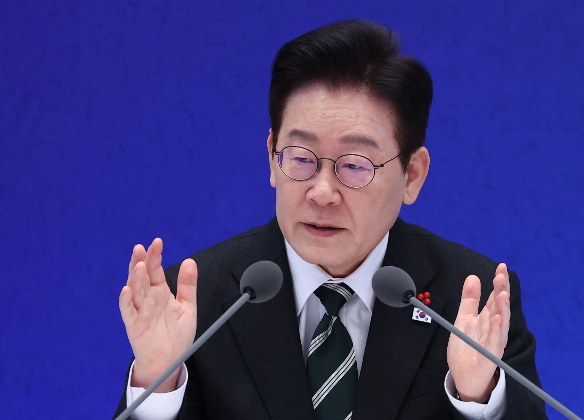 이재명 대통령이 21일 청와대 영빈관에서 열린 신년기자회견에서 취재진 질문에 답하고 있다. 2026.1.21 연합뉴스