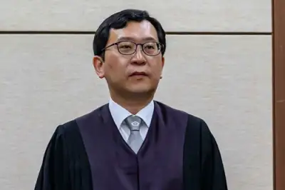 ‘직설 화법’ 이진관… 공소장 변경 요청하고, 선서 거부 이상민엔 과태료