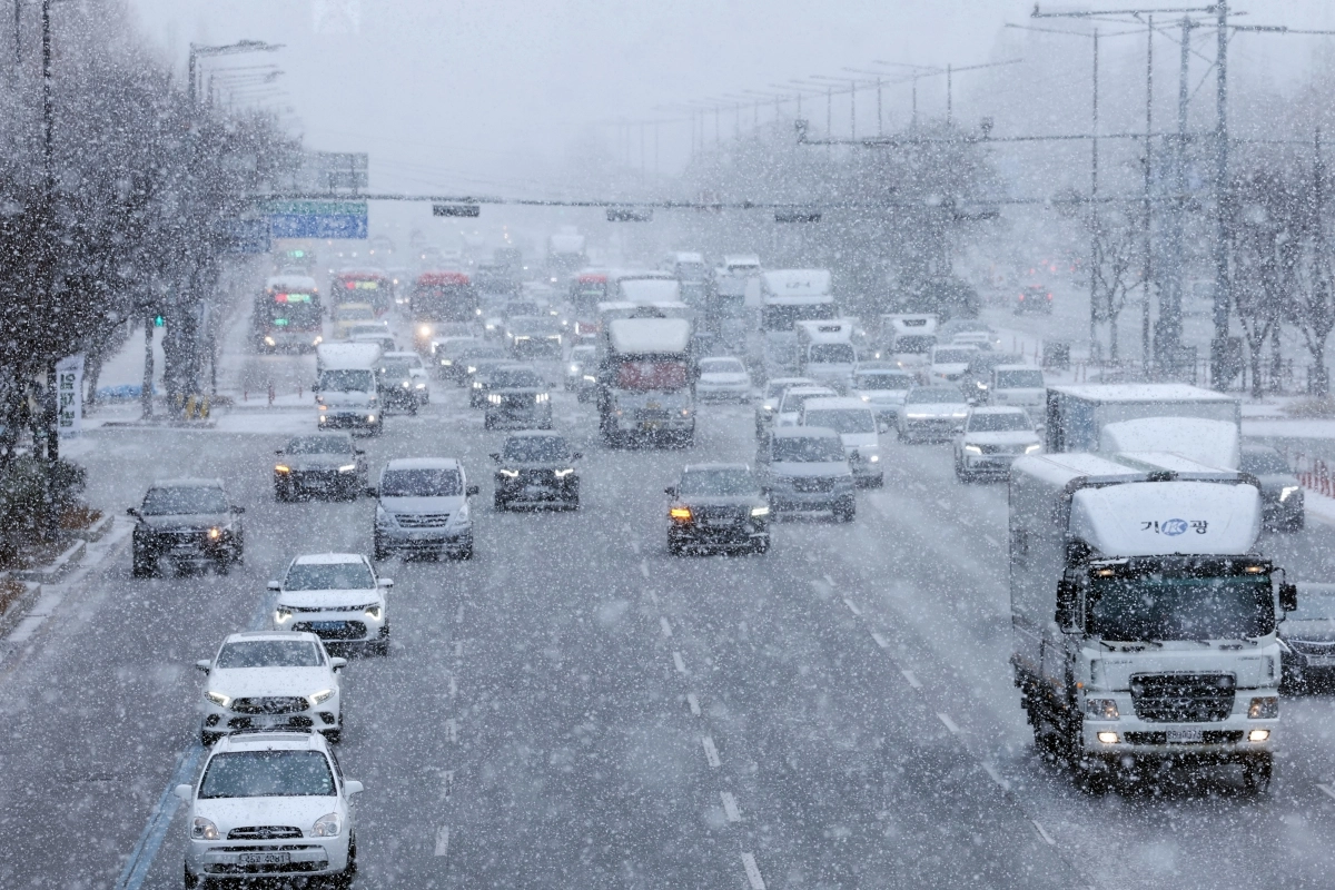 최강 한파에 대설주의보까지…