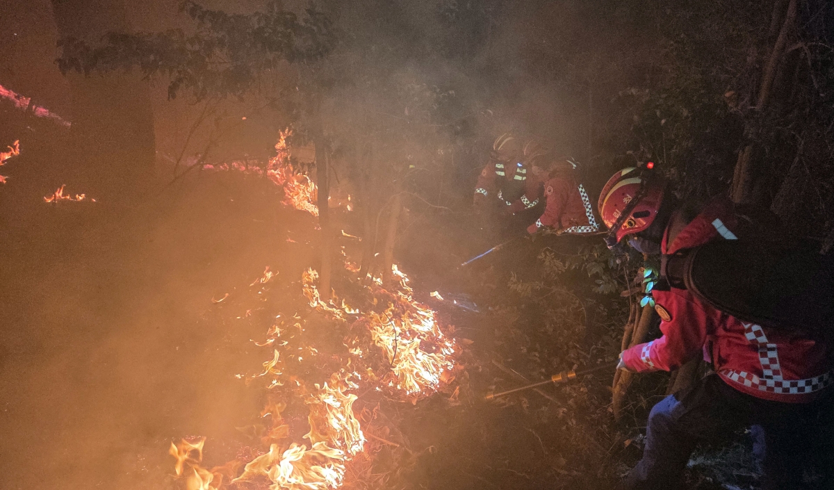 부산 기장군 산불 밤샘 진화
