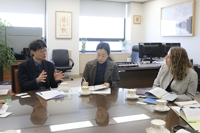 면담하는 이명호 국가데이터처 차장