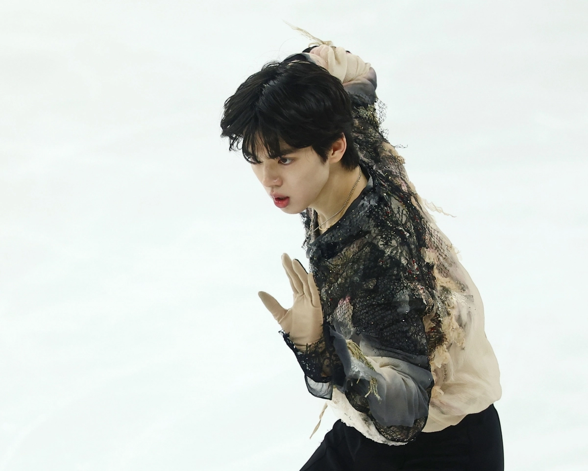 차준환이 지난 4일 서울 양천구 목동아이스링크에서 열린 제80회 전국남녀 피겨스케이팅 종합선수권대회 겸 국가대표 2차 선발전에서 연기를 펼치고 있다.  연합뉴스