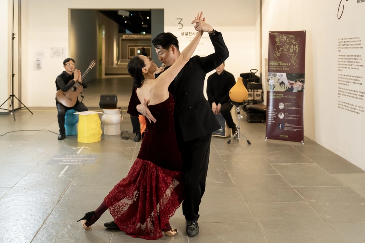 마두금과 탱고 모습. 국립민속박물관 제공