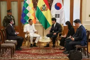 thumbnail - 이 대통령이 인정한 ‘일잘러’…‘1호 감사패’ 받은 한준호