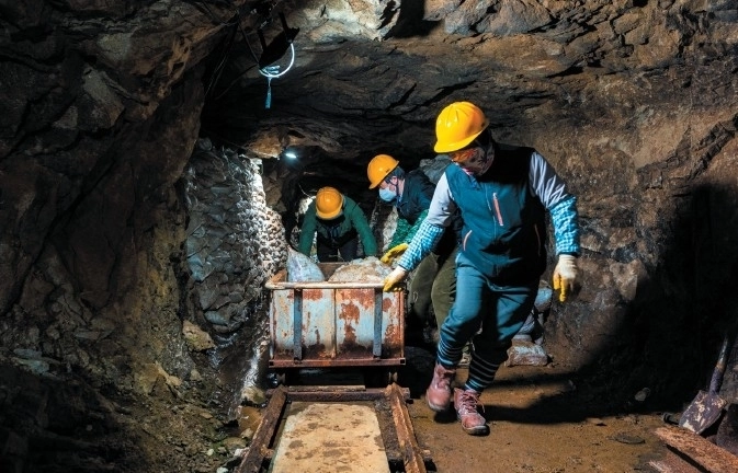 2008년 경산 코발트광산에서 이뤄진 유해발굴 모습. 제주도 제공