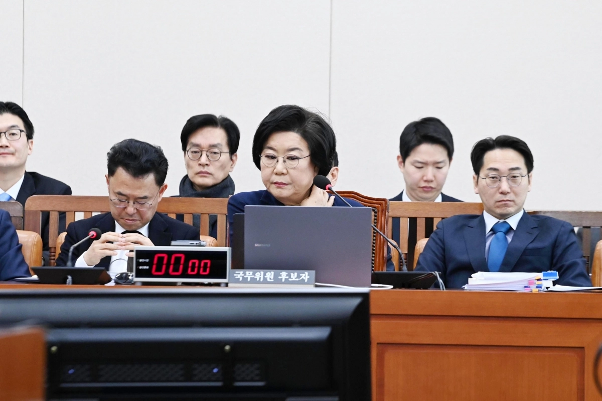 청문회 자리한 이혜훈 후보자