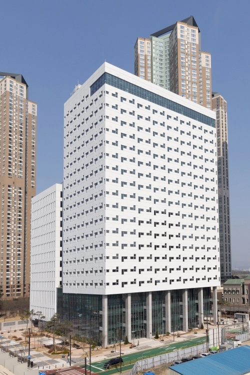 고양시 일산동구 백석동에 위치한 ‘고양시 백석업무빌딩’ 전경