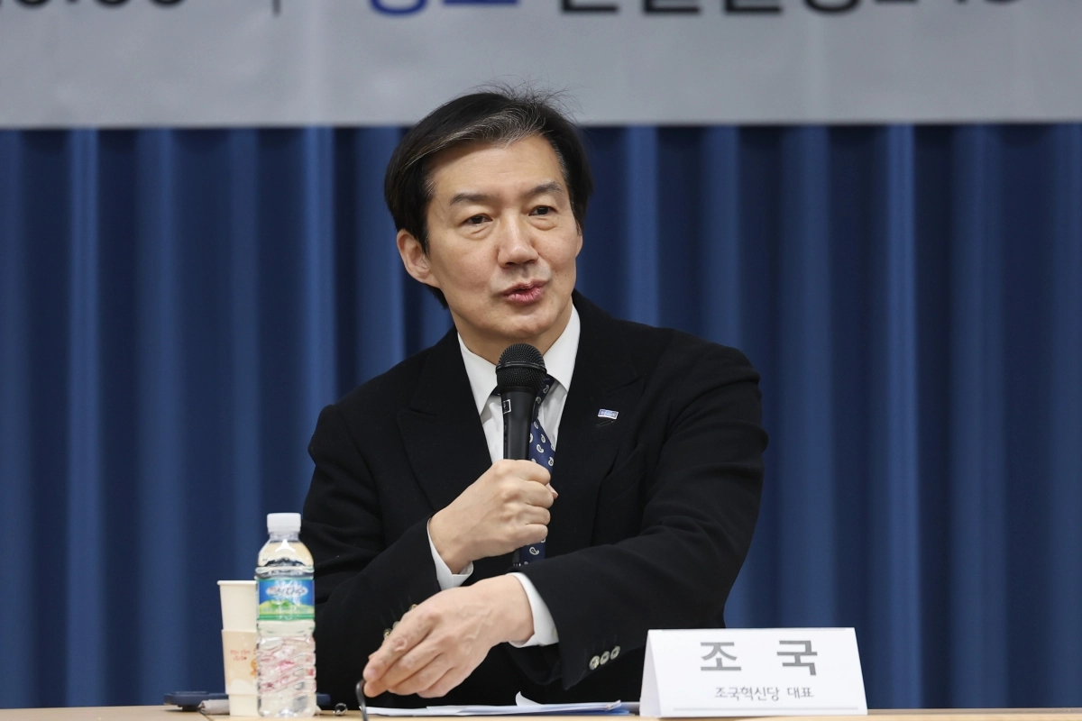 23일 광주 동구 전일빌딩 245에서 열린 조국혁신당-광주시민단체협의회 간담회에서 조국 대표가 발언하고 있다. 연합뉴스