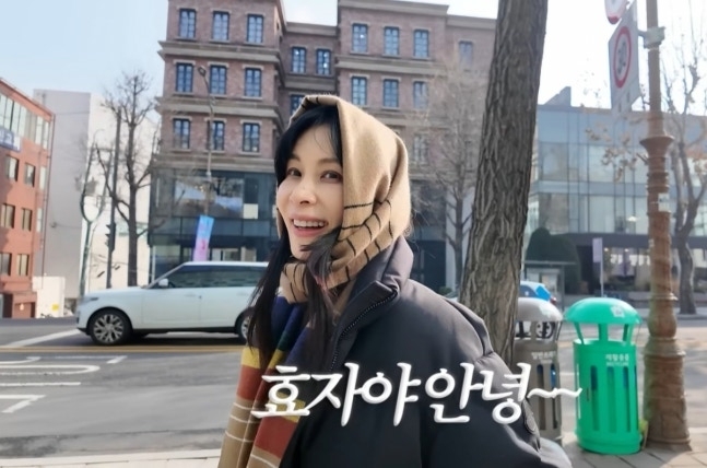 배우 고소영은 23일 자신의 유튜브 채널을 통해 서울시 용산구 한남동 일대를 소개했다. 이 과정에서 고소영은 “우리 건물 잘 있네”라며 가족 소유 빌딩도 공개했다. 그러나 논란이 일었고 현재 해당 부분은 삭제된 상태. 유튜브 캡처