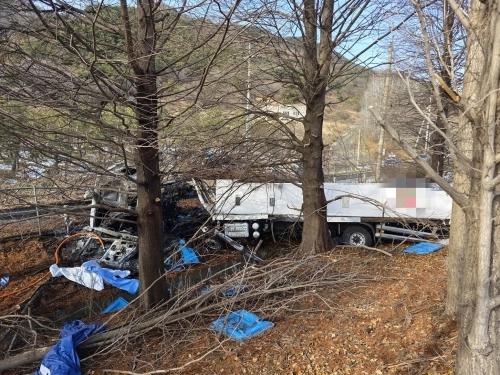 사고 난 화물차량. 전북소방본부 제공