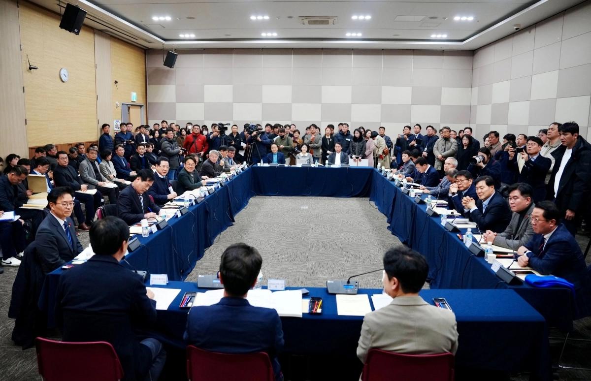 ‘광주전남 특별법 검토 시도지사-국회의원 제3차 간담회’가 25일 광주 김대중컨벤션센터에서 열렸다. 광주광역시 제공