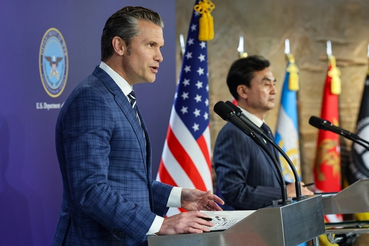 피트 헤그세스 미국 전쟁부(국방부) 장관이 지난해 11월 4일 오후 서울 용산구 국방부 청사에서 제57차 한미안보협의회의(SCM)를 마치고 가진 공동기자회견에서 취재진의 질문에 답하고 있다.  사진공동취재단