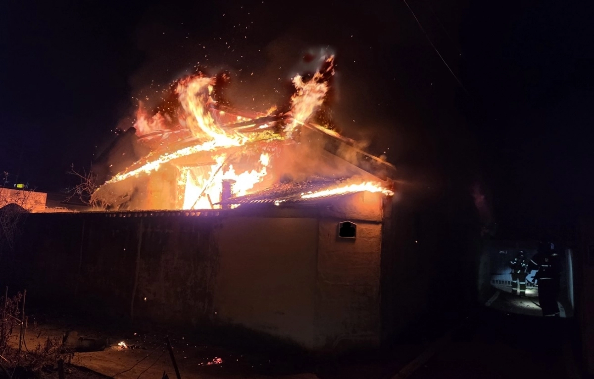경북 경주시에서 26일 오전 발생한 주택 화재. 경북소방본부 제공