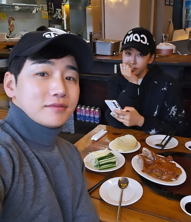 최근 가짜뉴스에 대한 고충을 토로한 가수 박군이 아내 한영과의 근황을 전하며 심경을 밝혔다. 박군 인스타그램 캡처